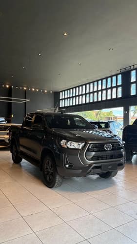 Toyota Hilux Sr Cd 2.8 4x4 Diesel 2025