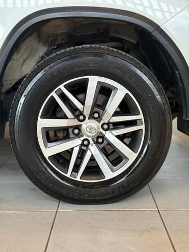 Toyota Hilux Sw4 Srx 5 Lugares 2017