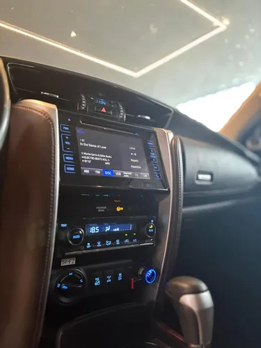 Toyota Hilux Sw4 Srx 5 Lugares 2017